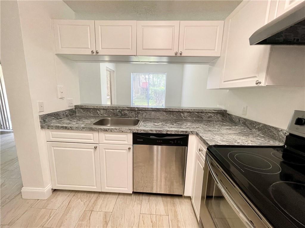 Napoli Gardens At Coral S - Residential Lease