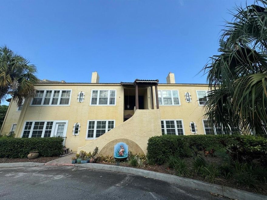 Charming 2/2 Condo in the Historic Building, Casa Caprona! built in 1926; historical place visited by Amelia Earhart  and the crayola Family Vacation hom,  Ground floor unit, Wood flooring throughout, Kitchen and Bath updates, Jacuzzi tub, back covered Porch, Beautiful Fireplace and much more! Convenient location, close the international Airport Aviator Resident .  It's a wonderful place. Good Opportunity close to 25th St. Don't miss this great opportunity. New Air Conditioning . 2 spots parking car outside peace place, Tropical Old Florida Fauna.