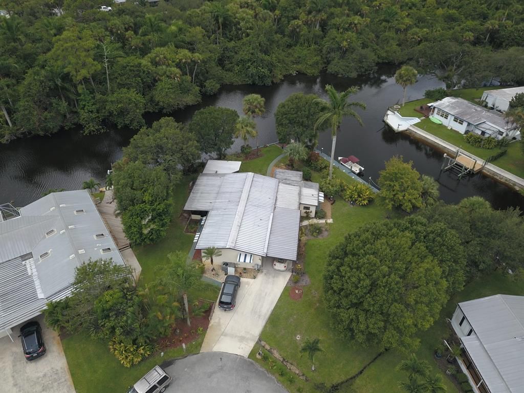 Photo of 102 SE Paradise Place, Stuart, FL 34997 (MLS # R10743918)