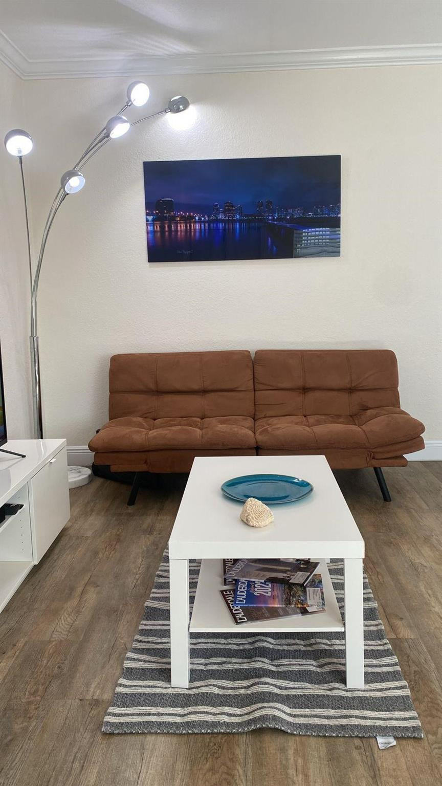 Gulfstream Condo Of Las O - Residential Lease