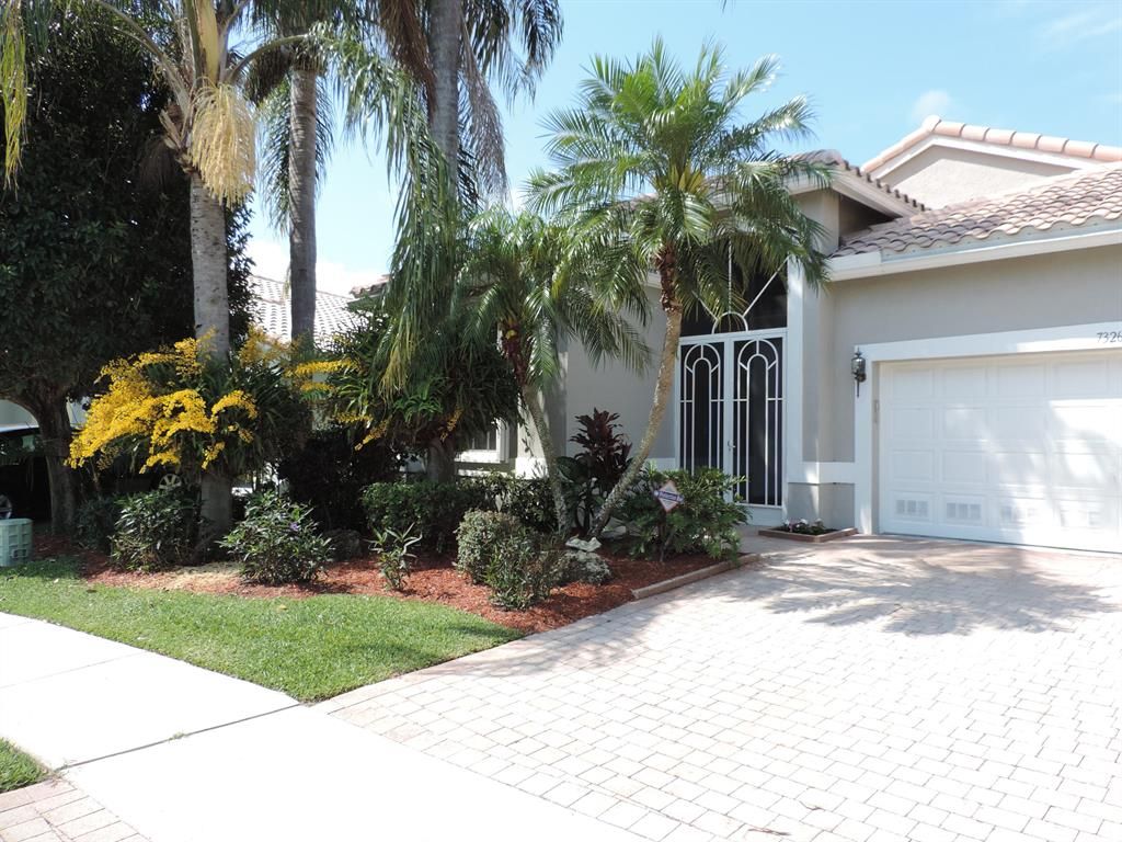 Photo of 7326 Toscane Court, Boynton Beach, FL 33437 (MLS # R10708655)