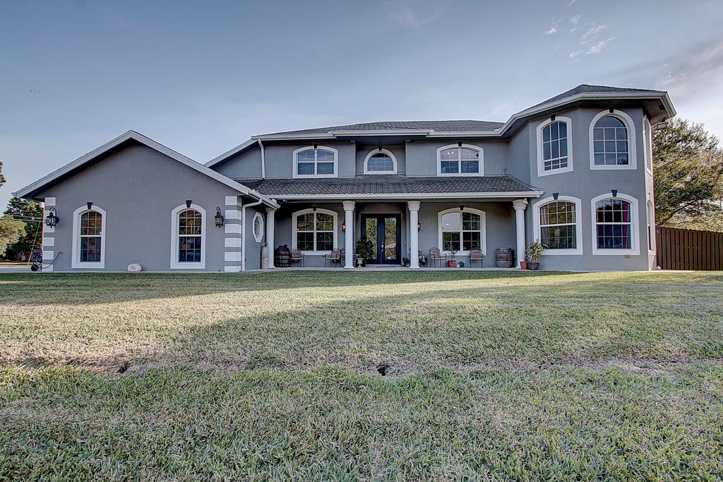 Photo of 669 Howard Street, Fort Pierce, FL 34982 (MLS # B26002203)