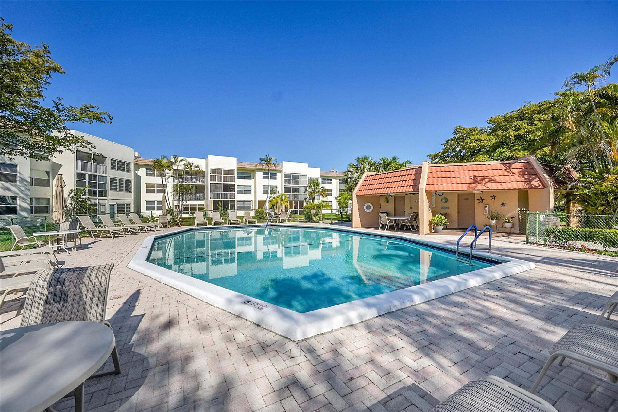 ROYAL PARK GARDENS - Residential