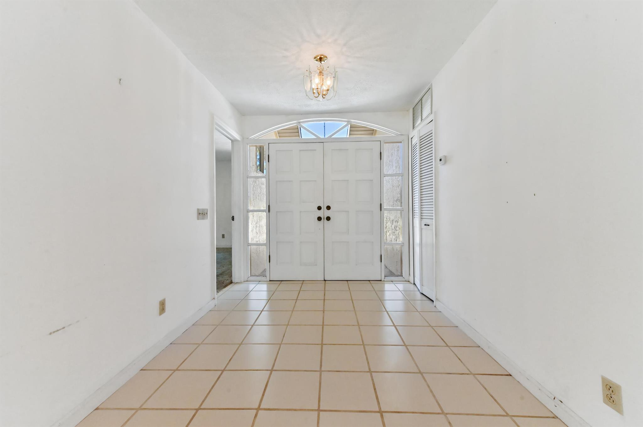 5116 Palm Way
