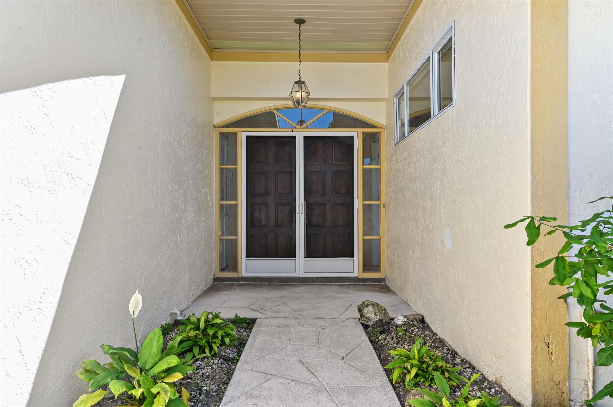 5116 Palm Way
