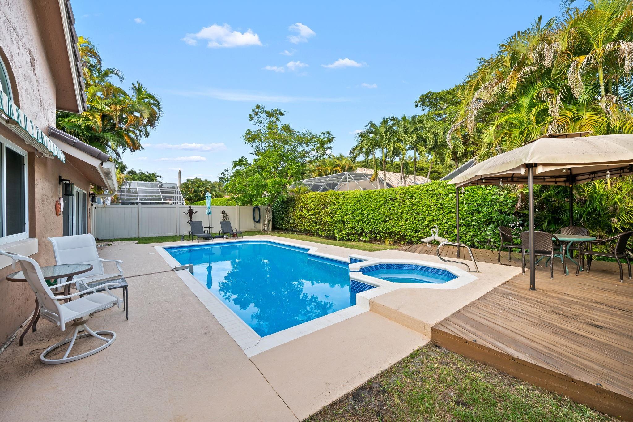 Palm-Aire Oaks Course Est - Residential