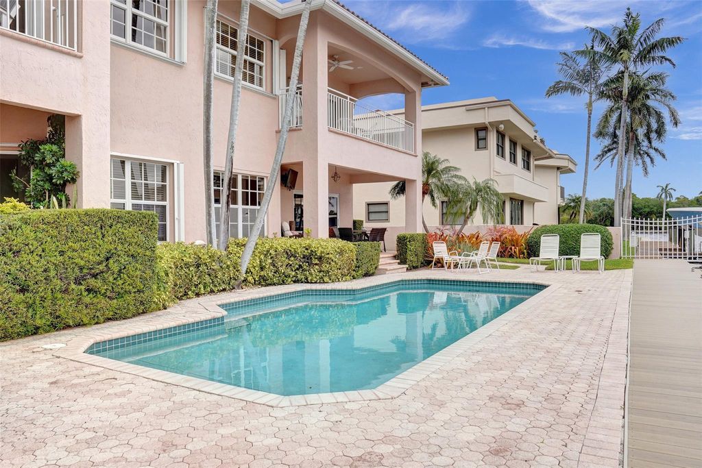 Photo of 2770 NE 15th St #201, Fort Lauderdale, FL 33304 (MLS # F10531988)