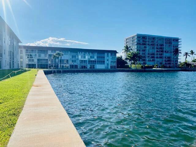 2936 Lake Shore Drive 308