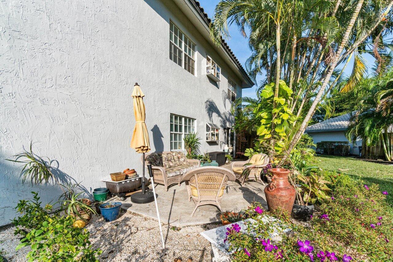 BRIARWOOD AT INDIAN SPRINGS CONDO - Residential Lease