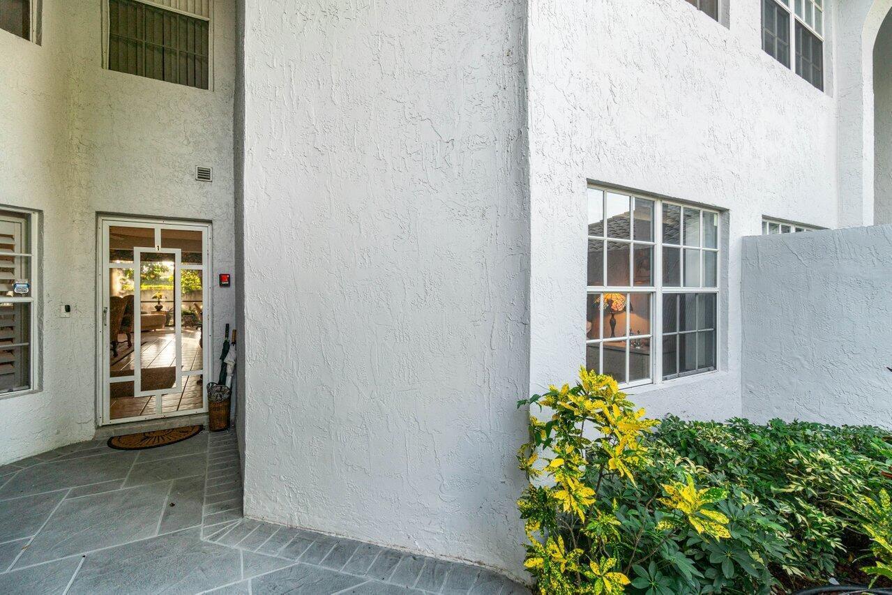 BRIARWOOD AT INDIAN SPRINGS CONDO - Residential Lease