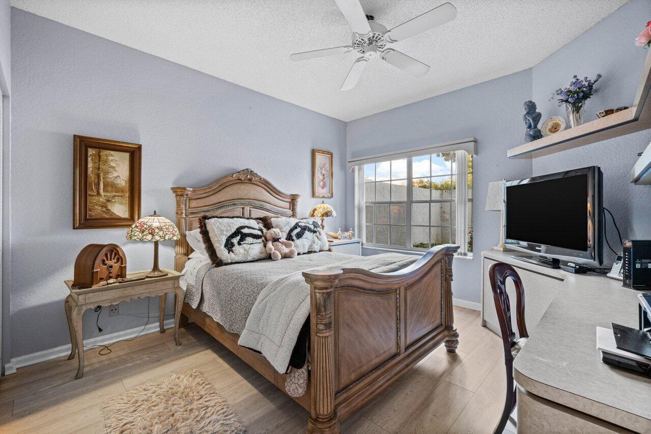 BRIARWOOD AT INDIAN SPRINGS CONDO - Residential Lease