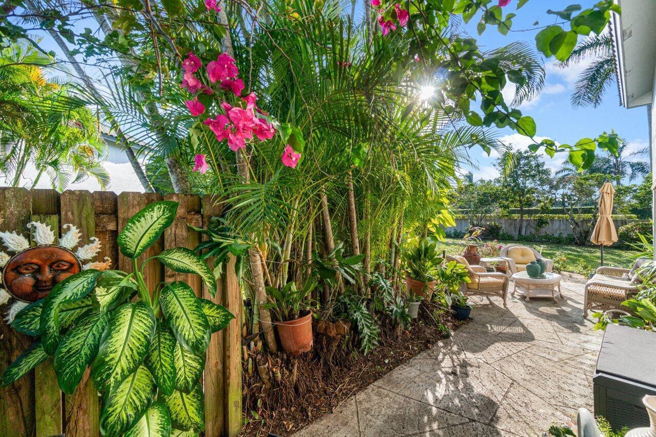 BRIARWOOD AT INDIAN SPRINGS CONDO - Residential Lease