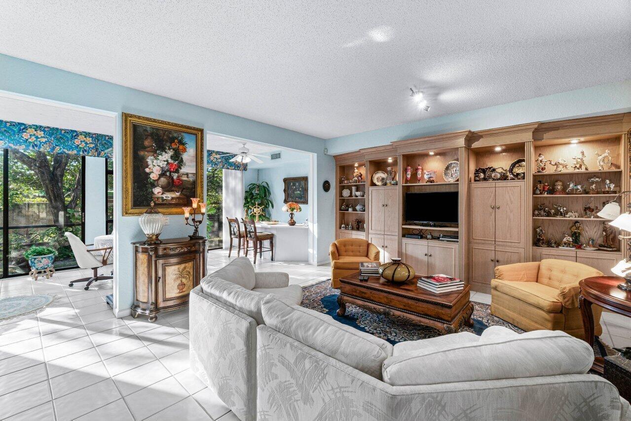 BRIARWOOD AT INDIAN SPRINGS CONDO - Residential Lease
