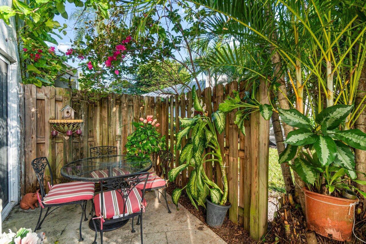 BRIARWOOD AT INDIAN SPRINGS CONDO - Residential Lease