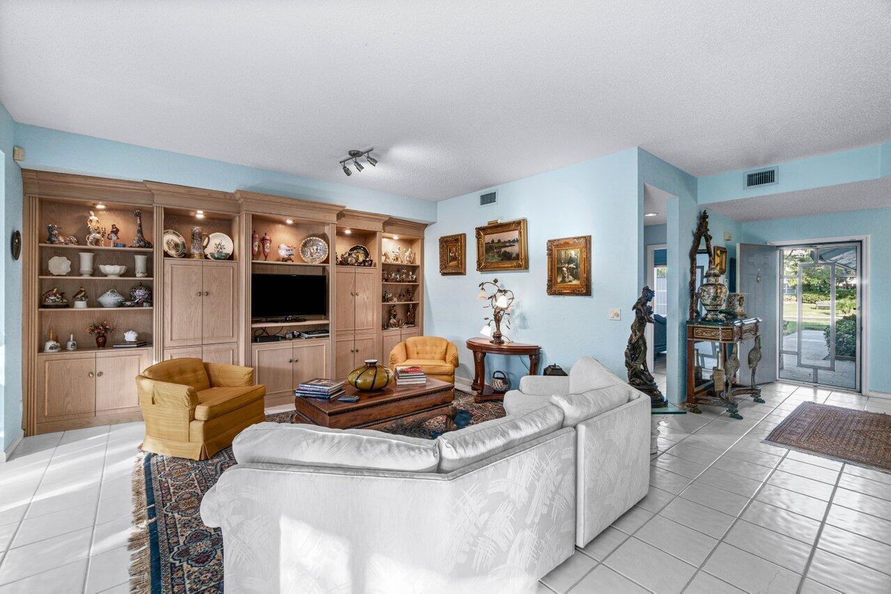 BRIARWOOD AT INDIAN SPRINGS CONDO - Residential Lease