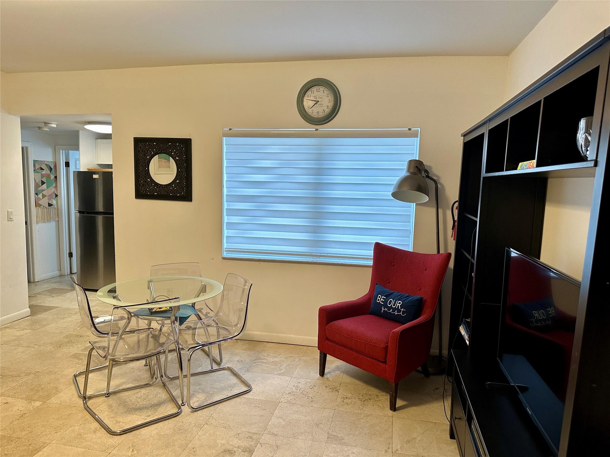 2615 Collins Ave 26