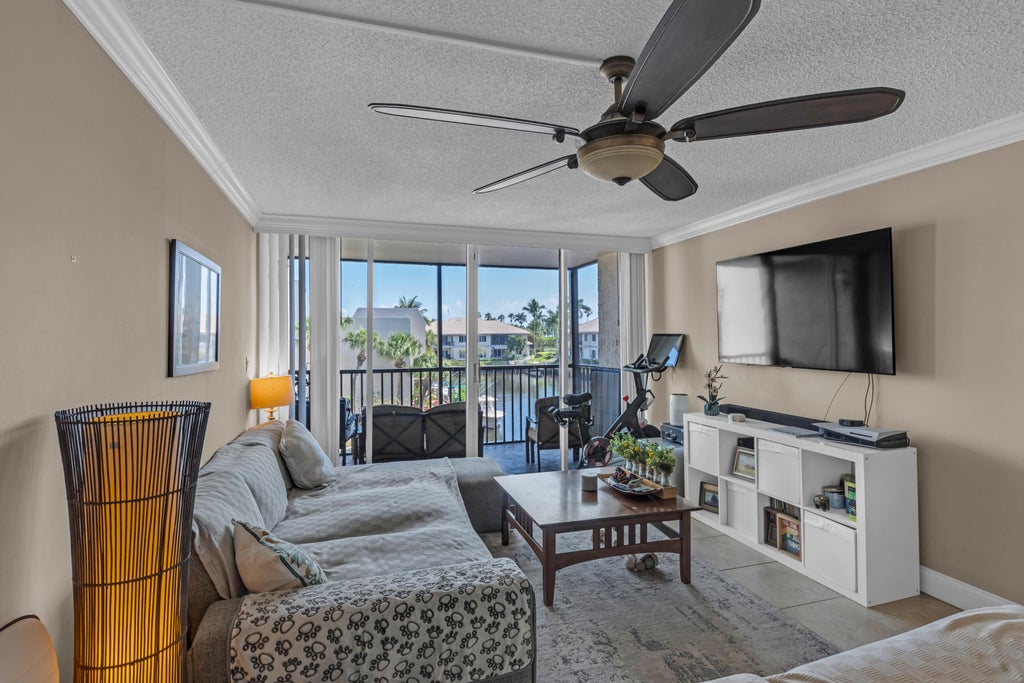 Photo of 6 ROYAL PALM Way #307, Boca Raton, FL 33432 (MLS # B26078007)