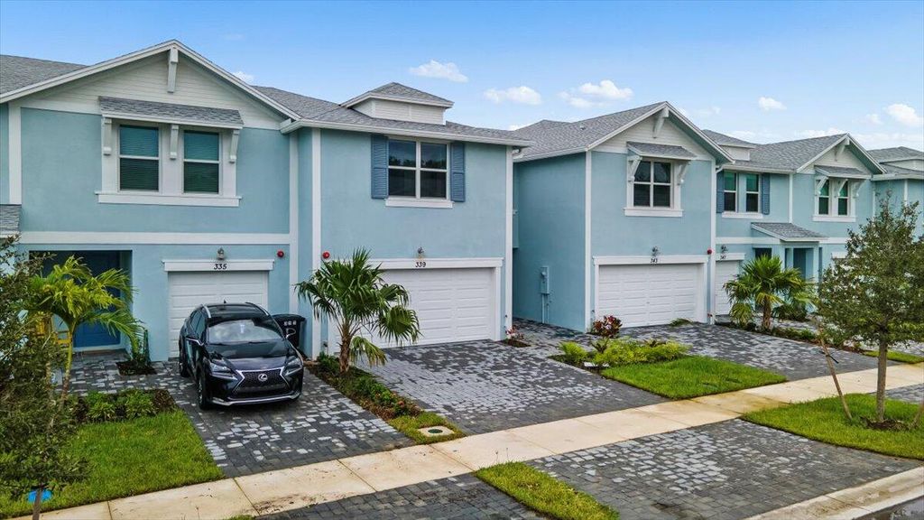 Photo of 339 Salisbury Circle, Fort Pierce, FL 34982 (MLS # R11029071)