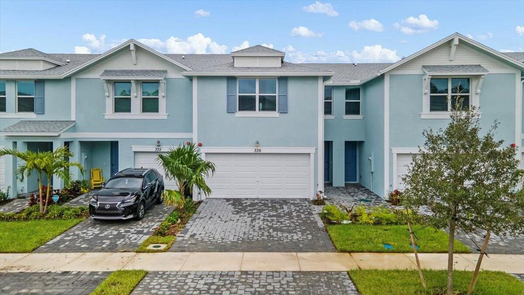 Photo of 339 Salisbury Circle, Fort Pierce, FL 34982 (MLS # R11029071)