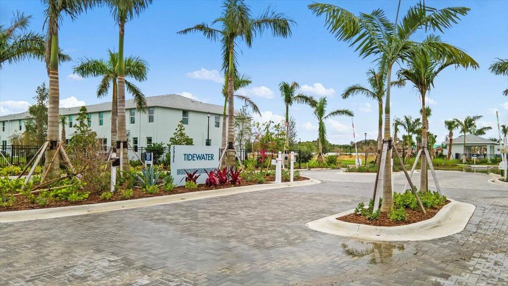 Photo of 339 Salisbury Circle, Fort Pierce, FL 34982 (MLS # R11029071)