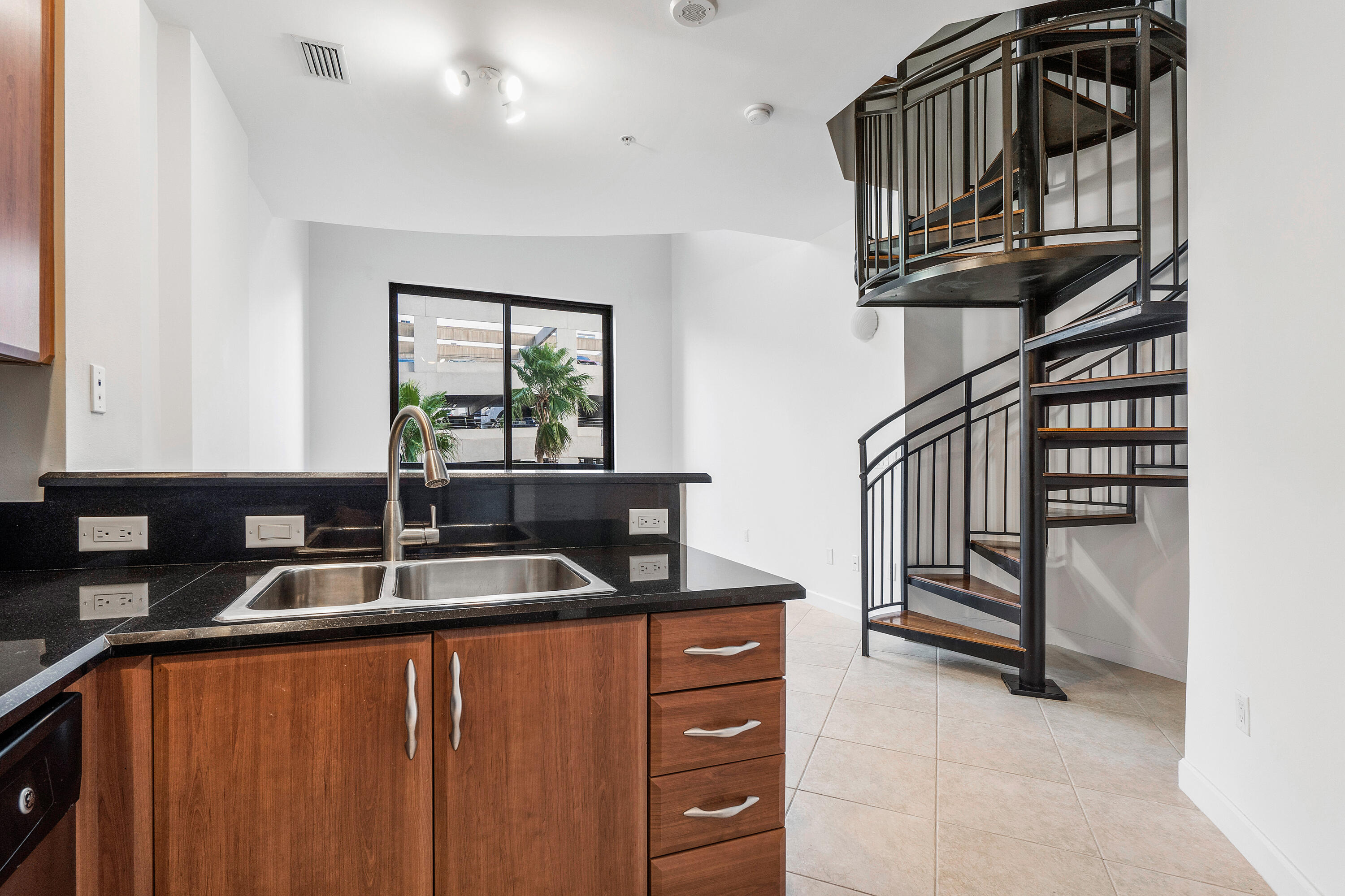 ONE CITY PLAZA CONDO - Residential