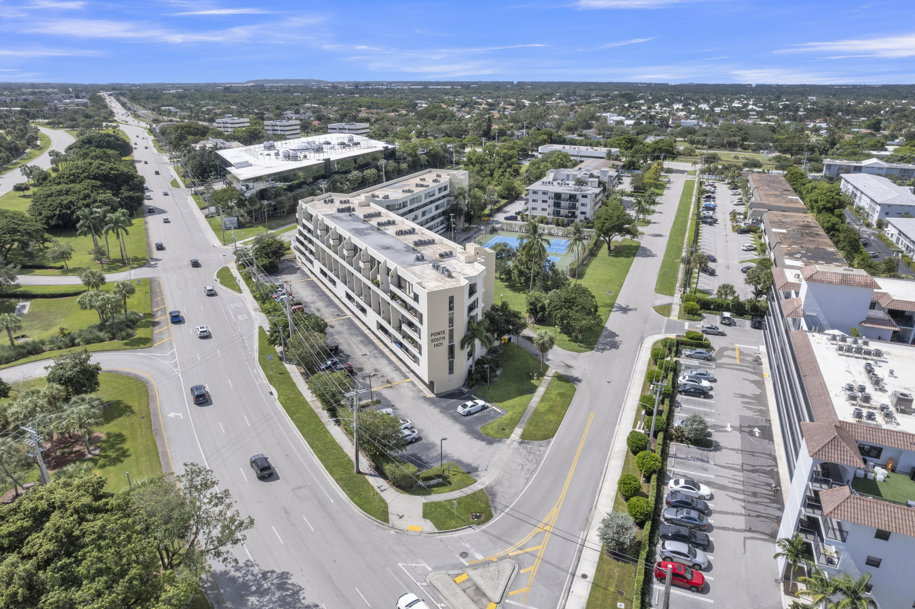 POINTE CONDO - Residential