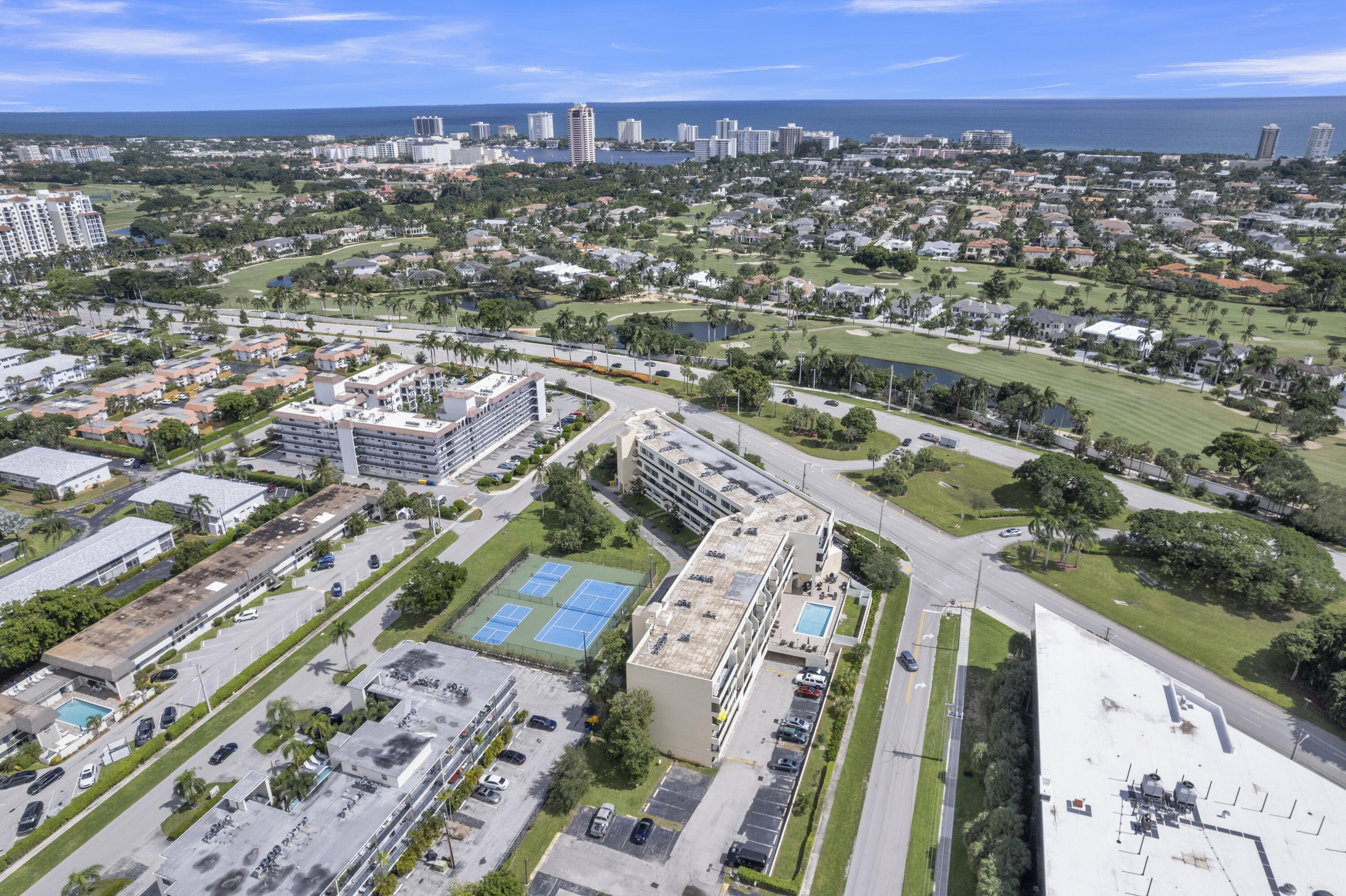 POINTE CONDO - Residential