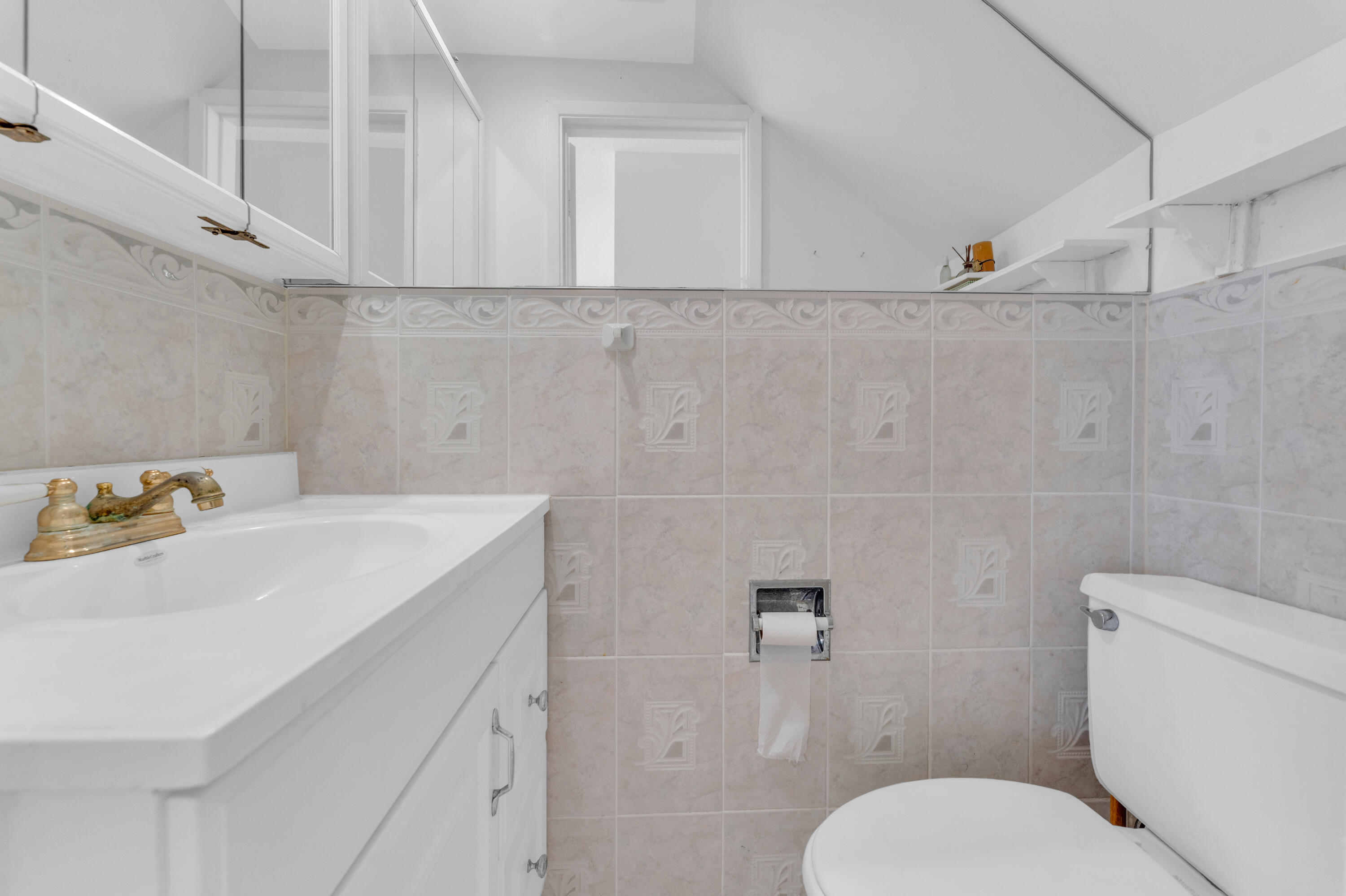 POINTE CONDO - Residential