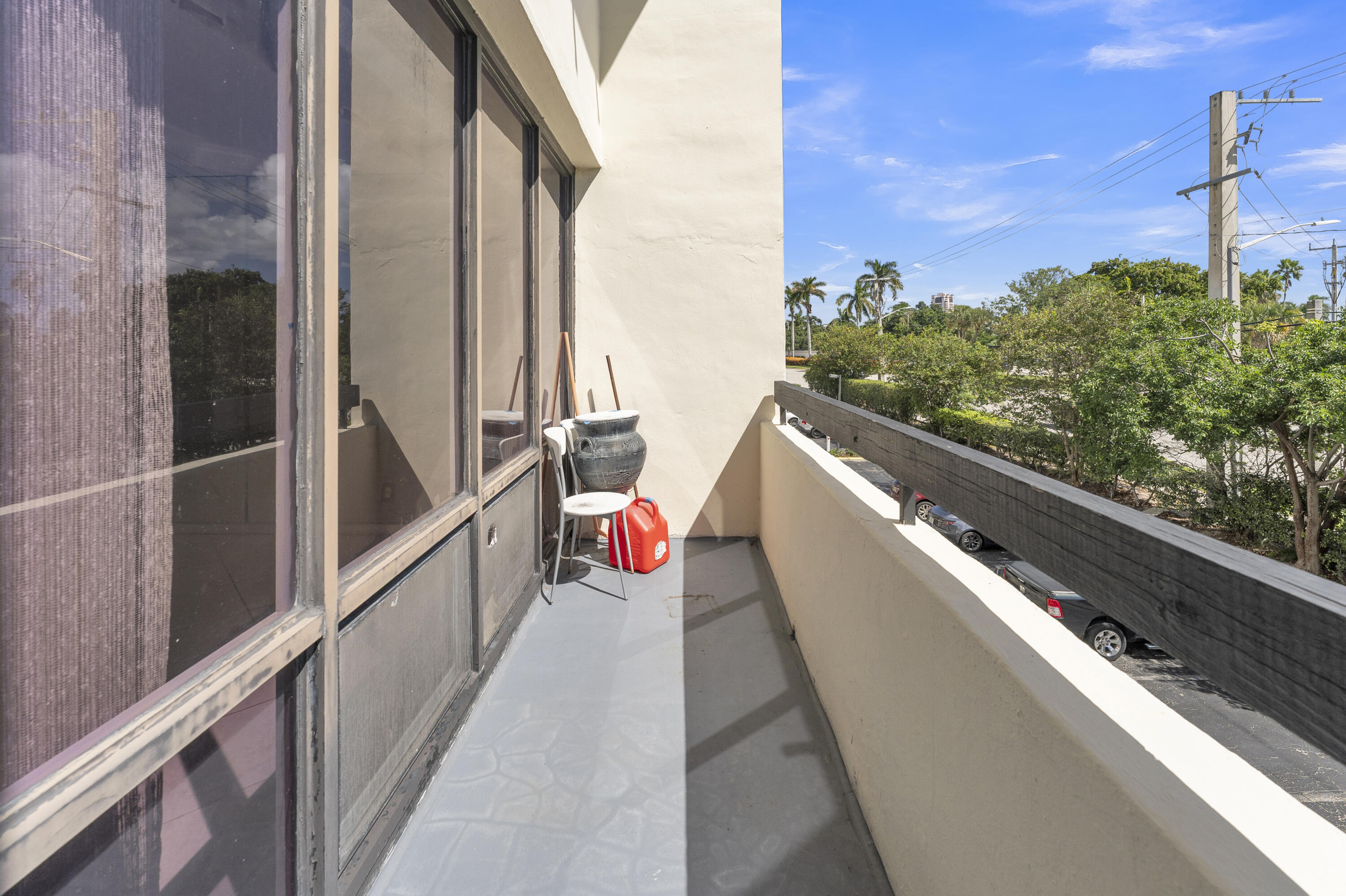 POINTE CONDO - Residential