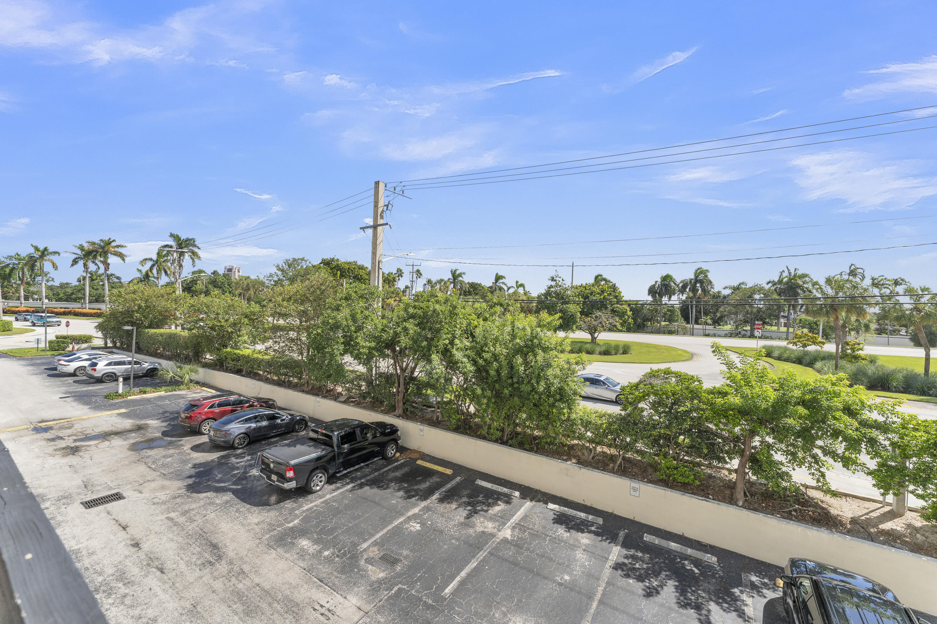 POINTE CONDO - Residential