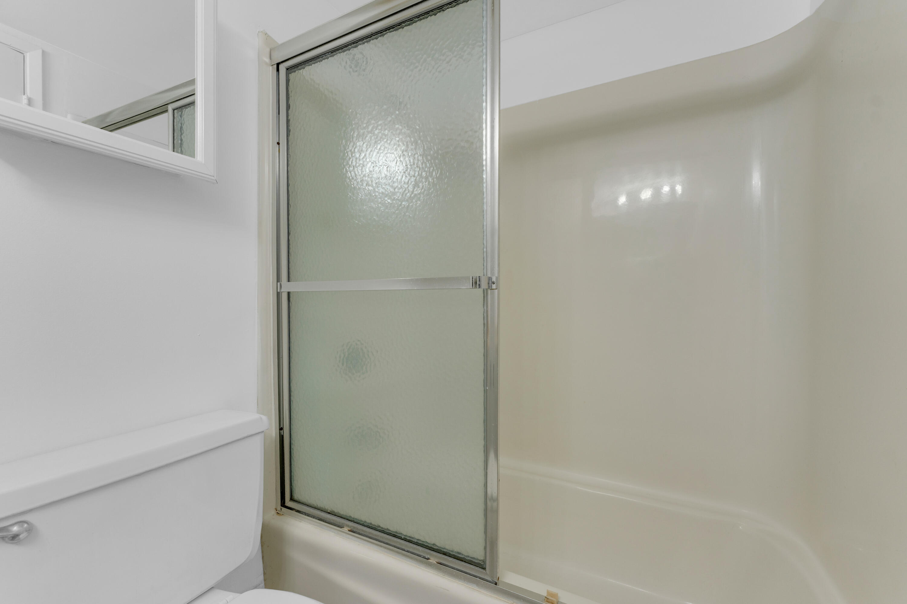 POINTE CONDO - Residential