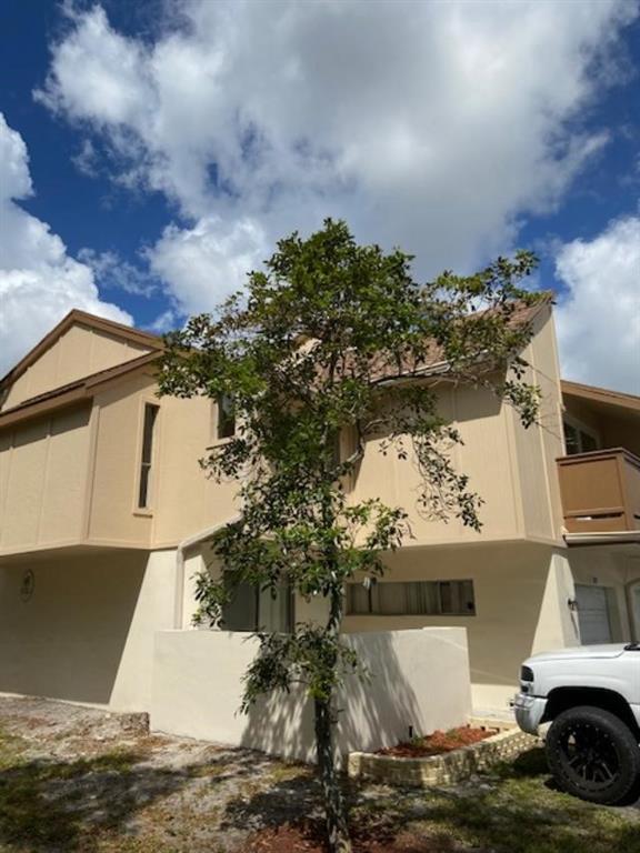 Townhouses At Jacaranda - Residential