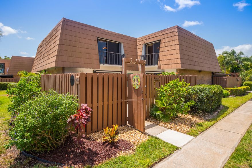 FANTASTIC TURN KEY OPPORTUNITY- ''RIVER PINES'' TOWNHOUSE, CERTIFIED PRE-SALE HOME INSPECTION PERFORMED, 4/21/2022 & AVAILABLE TO VIEW BY QUALIFIED BUYER. LIGHT BRIGHT AND AIRY, SUN FILLED COURTYARD... 2 BED / 2.5 BATH UPDATED OPEN OAK KITCHEN, BREAKFAST BAR AND EAT IN KITCHEN DINING, VINYL PLANK FLOORS, UPGRADED ELECTRICAL PANEL, REFRIG $3500 3/19 LG FRENCH DOOR . TRANE A/C - MAY 2017,  DISHWASHER/ 2019, MARBLE TOP BUILT IN ENTERTAINMENT WALL, FULL HURRICANE ACCORDION SHUTTERS, 2 HEATED POOLS/TENNIS/PICKLE BALL/RACQUETBALL, BEAUTIFUL PRESERVES & BOARDWALK TO INTER-COASTAL, RENT-ABLE KAYAK RACK SPACE & LAUNCH OWNERS HAVE THE ABILITY TO JOIN MILES GRANT COUNTRY CLUB. CENTRALLY LOCATED NEAR US 1, I 95, OCEAN/BEACHES/RIVER. UNIT IN COURT 1. CALL LISTING AGENT FOR EASY SHOWINGS START 4/30/22