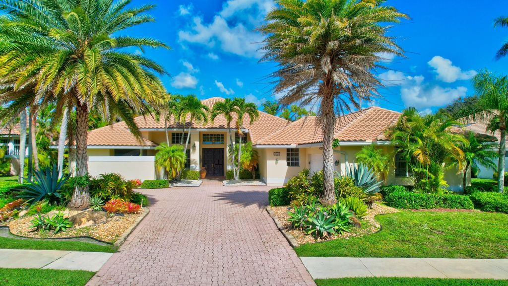 Photo of 8320 Desmond Drive, Boynton Beach, FL 33472 (MLS # B26035304)
