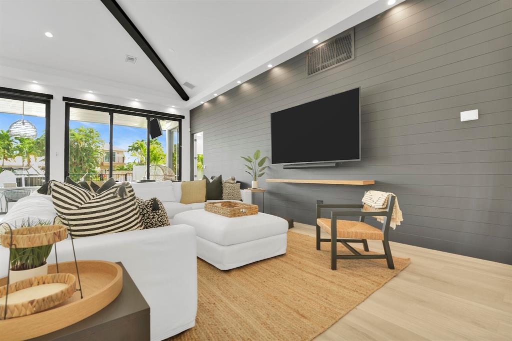 BOCA HARBOUR 5TH SEC - Residential