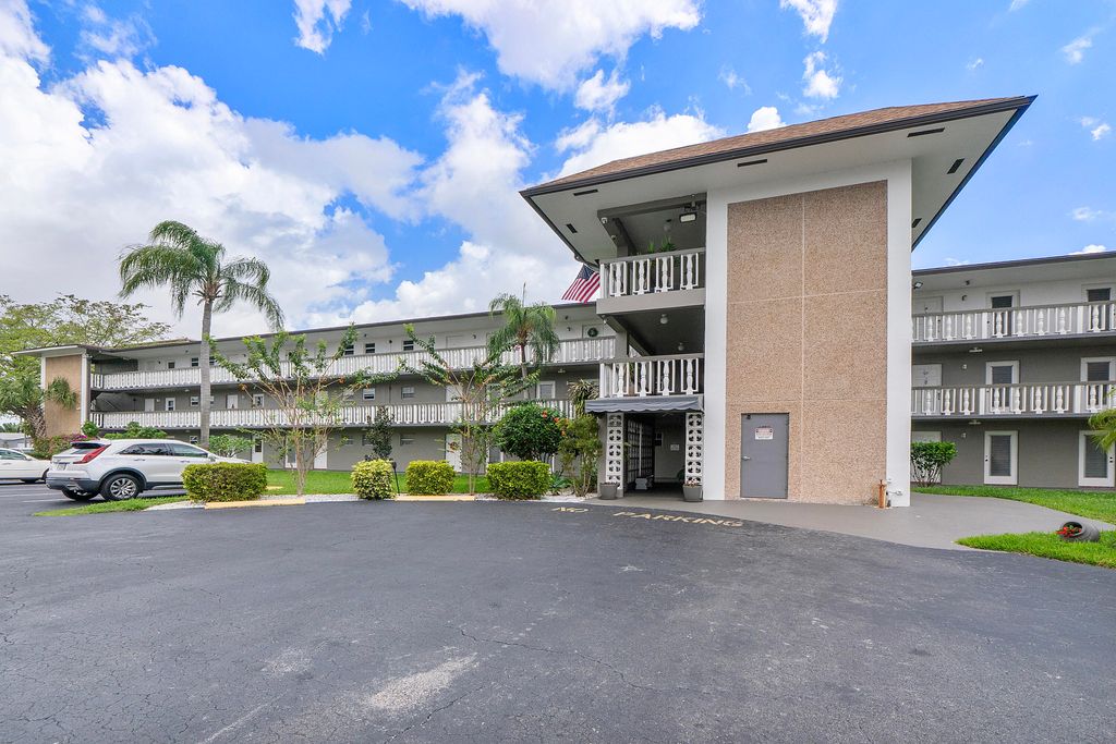 Photo of 5200 Washington Street #301, Hollywood, FL 33021 (MLS # B26001973)