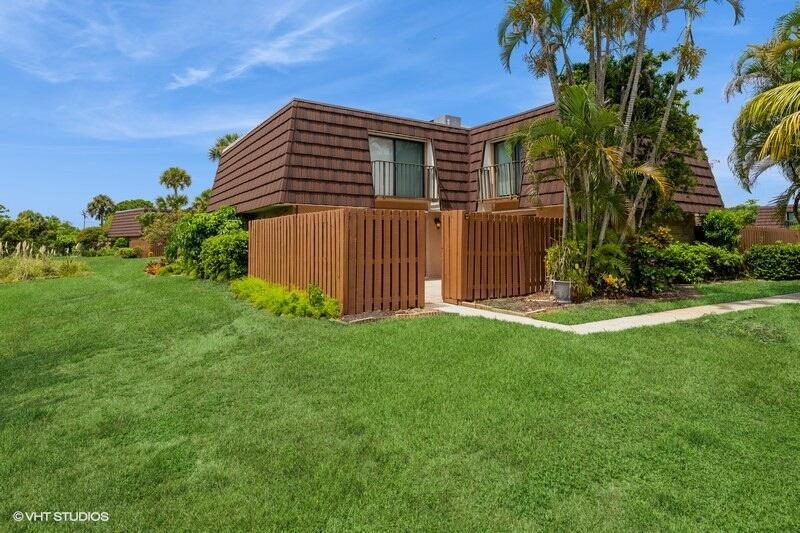: LAKE FRONT! 2 BEDROOMS AND 2.5 BATHS, NEWER CARPET, FRESH PAINT. A VERY PRIVATE LOCATION IN THE COMMUNITY. LAKE FRONT!! OVERLOOKING THE PRESERVE AND THE LAKE. BEST LOCATION IN THE COMMUNITY AND SHOWS BEAUTIFULLY. THE COMMUNITY IS RIGHT NEAR SEA BREEZE PRESERVE STATE PARK. POOL, TENNIS AND ALSO THIS COMMUNITY IS AN INTRACOASTAL ASSESS COMMUNITY WITH A PRIVATE BOARDWALK. FISH OFF THE PIER! ALSO TENANT CAN APPLY FOR A KAYAK SPACE AND LOCK THEIR KAYAK IN A STORAGE SPACE.