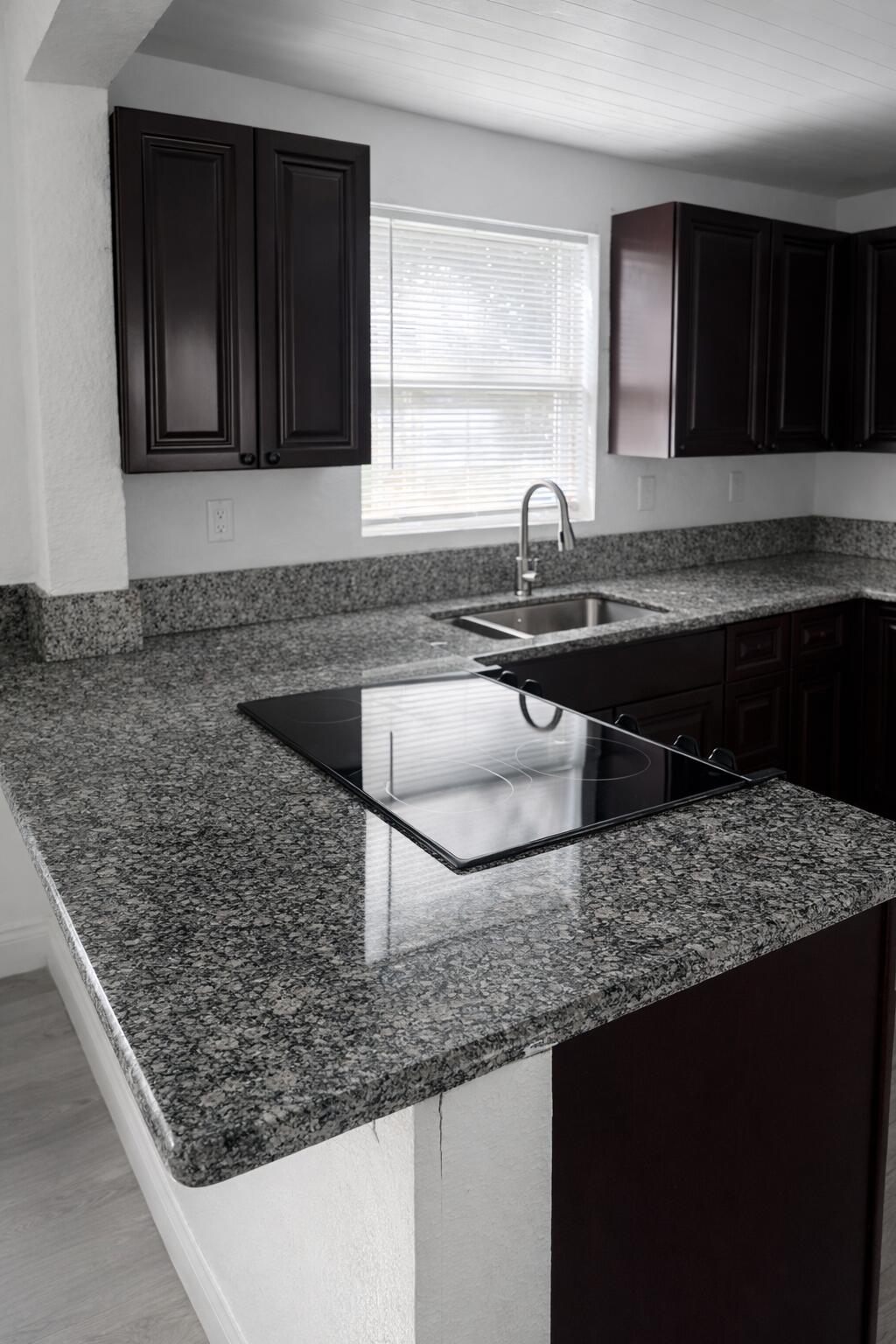 E LIBERTY CITY SEC A - Residential Lease