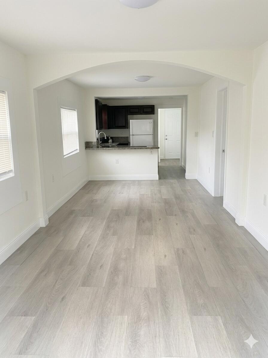 E LIBERTY CITY SEC A - Residential Lease