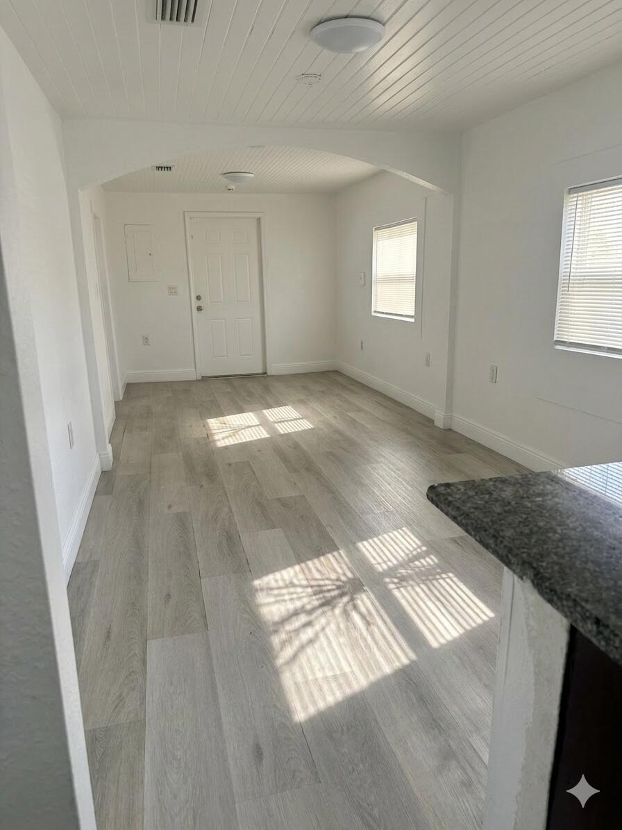 E LIBERTY CITY SEC A - Residential Lease