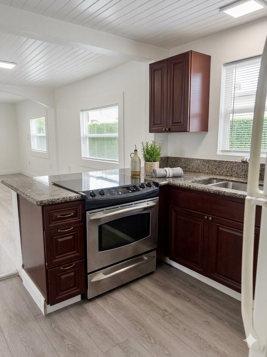 E LIBERTY CITY SEC A - Residential Lease