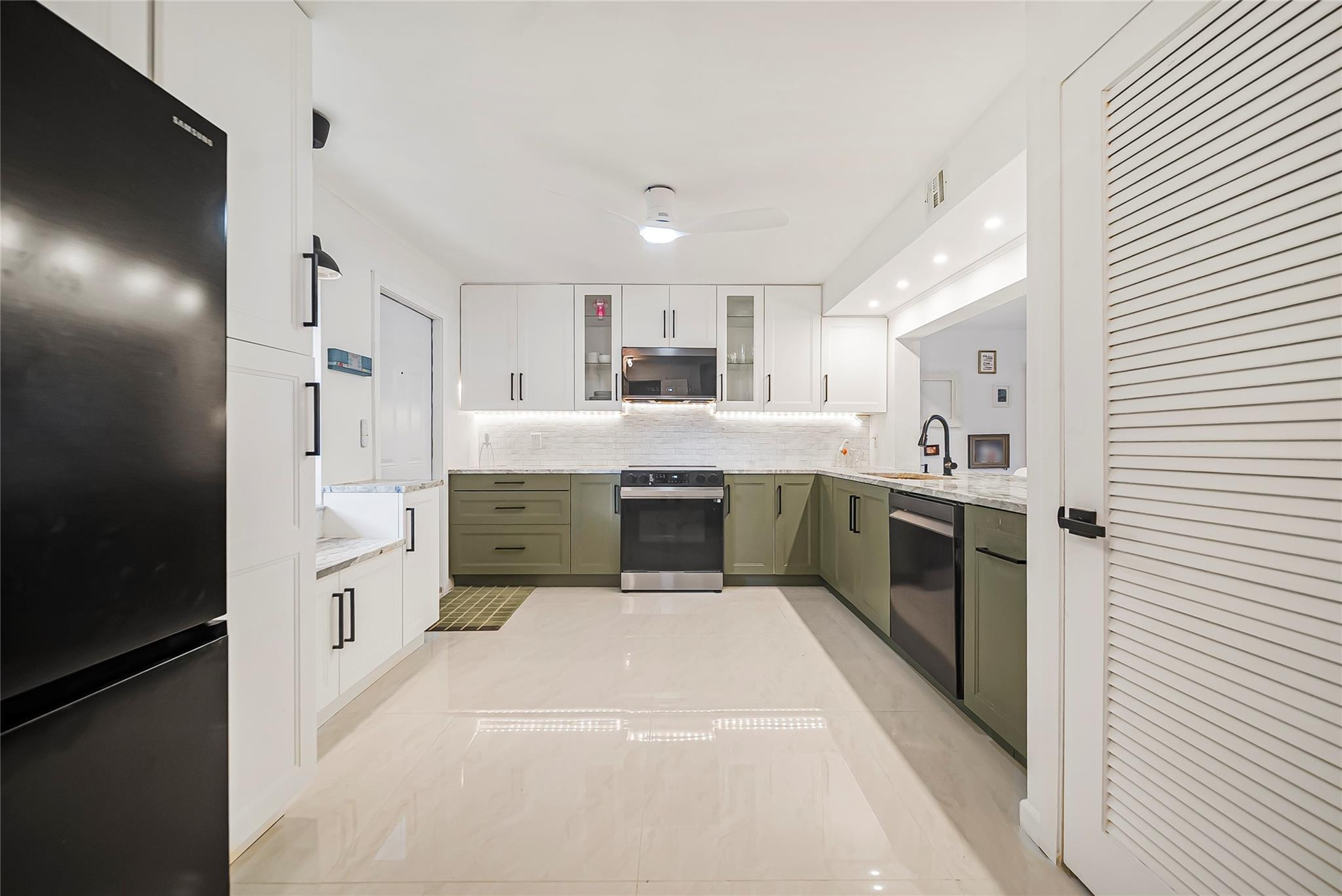 TENNIS CLUB TILDEN CONDO - Residential