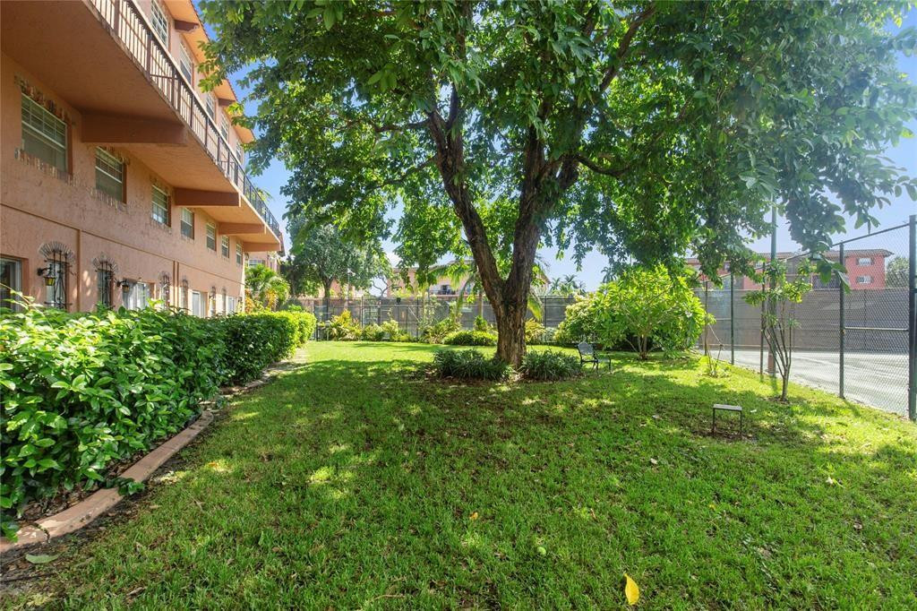 TENNIS CLUB TILDEN CONDO - Residential