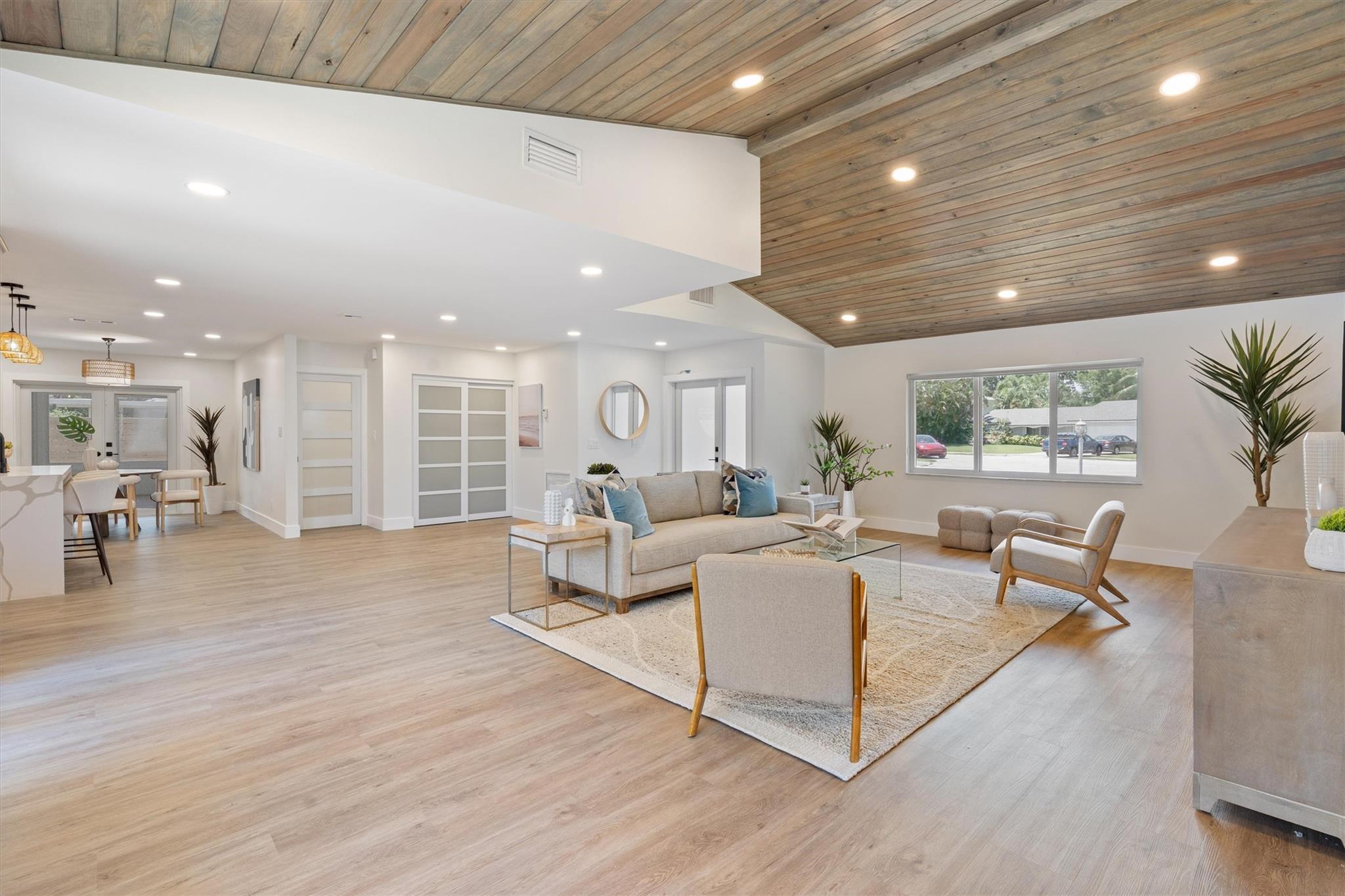 3916 NW 7th Ct