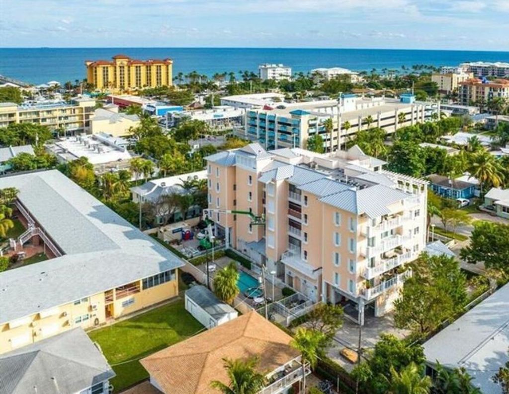 Photo of 1931 NE 2nd Street #305, Deerfield Beach, FL 33441 (MLS # B26031996)