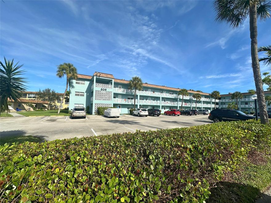 Recently remodeled condo with updated floors, kitchen and bathroom.  Enclosed patio with a garden view.  The kitchen features granite countertops and tile floors, with new appliances.  Amenities include a heated pool, clubhouse, gym, shuffleboard, and picnic areas.  Conveniently located near major highways, shopping, and restaurants.