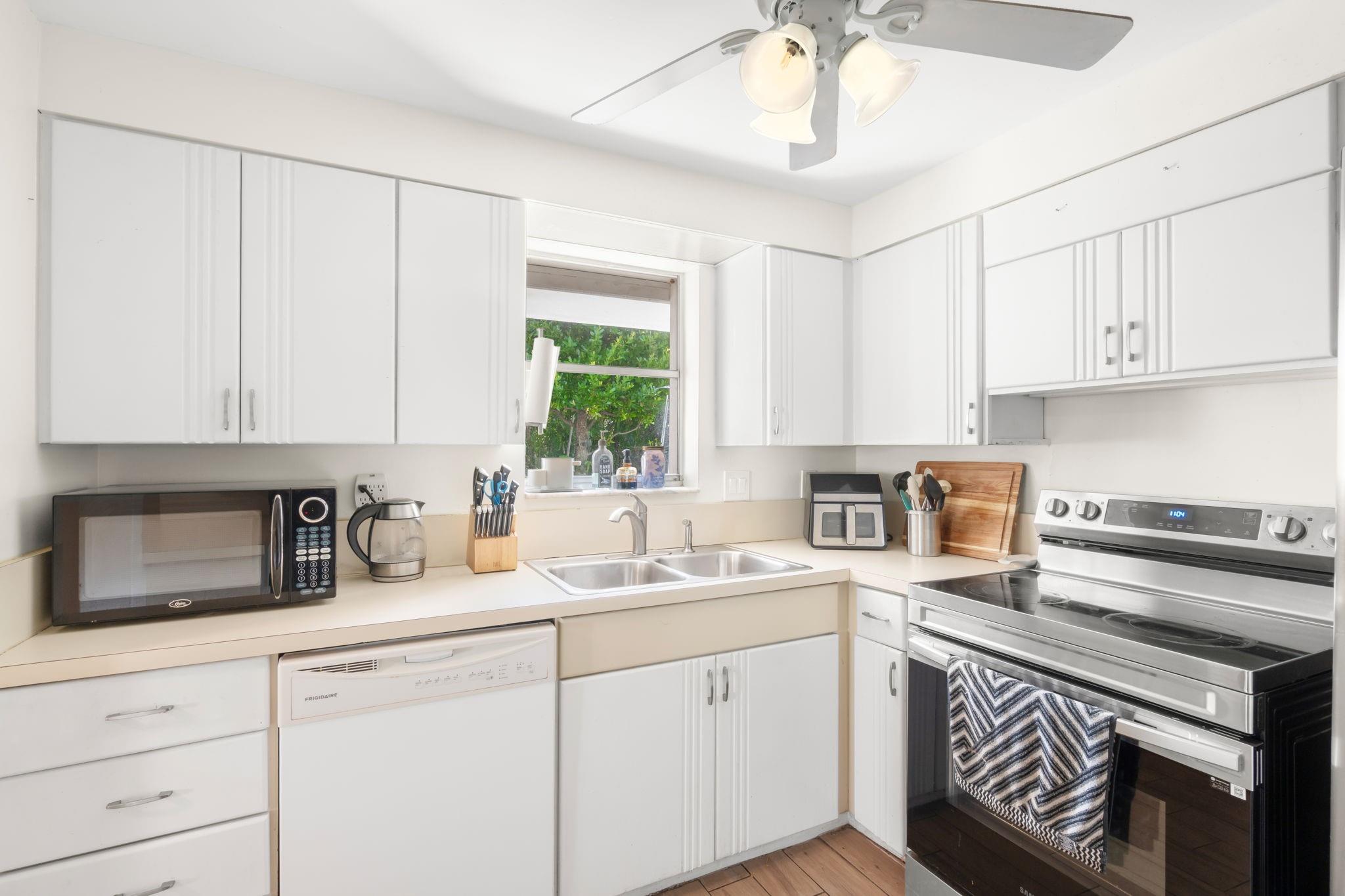 PALM BEACH LAKES SOUTH 2 - Residential
