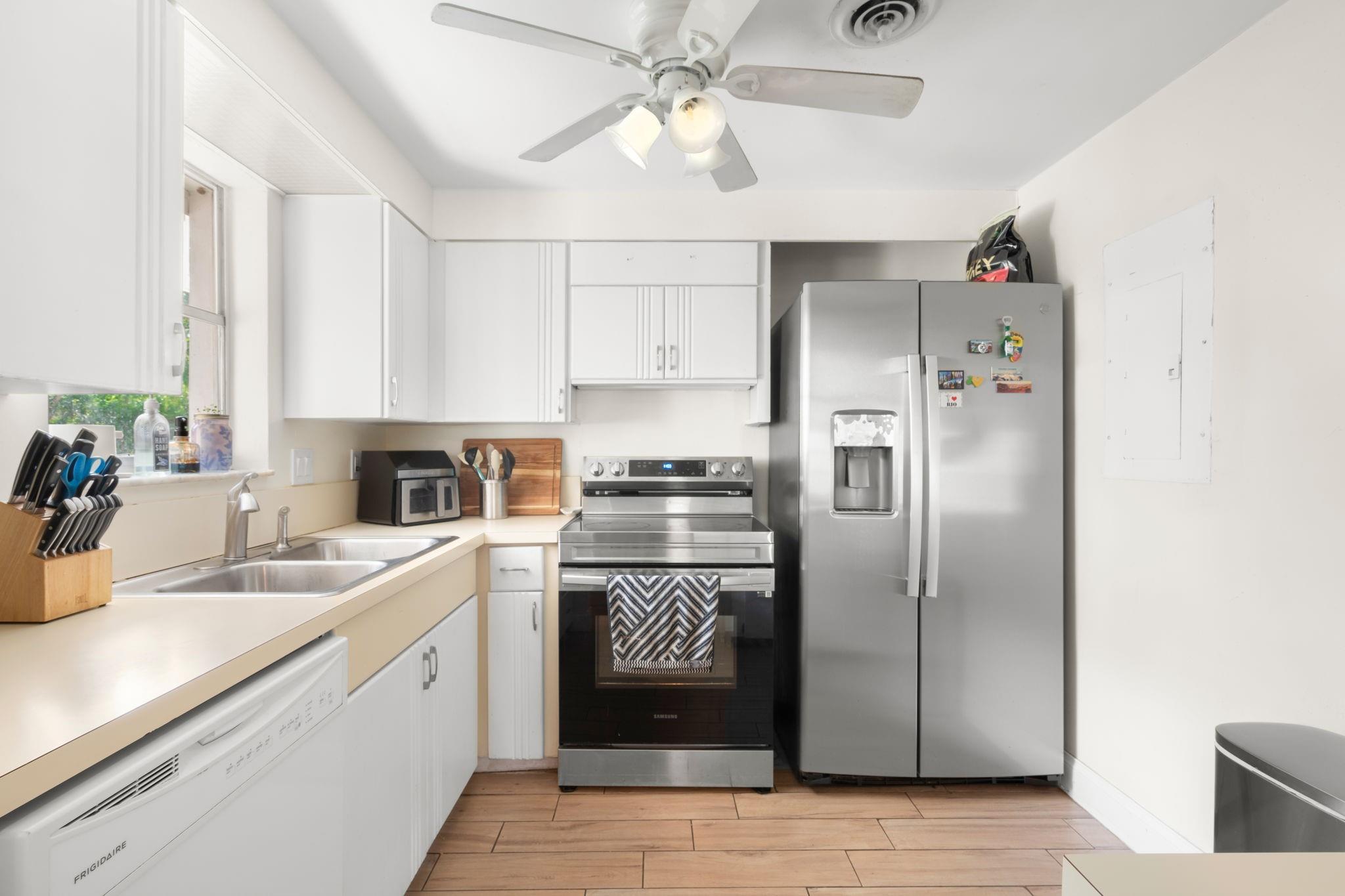 PALM BEACH LAKES SOUTH 2 - Residential