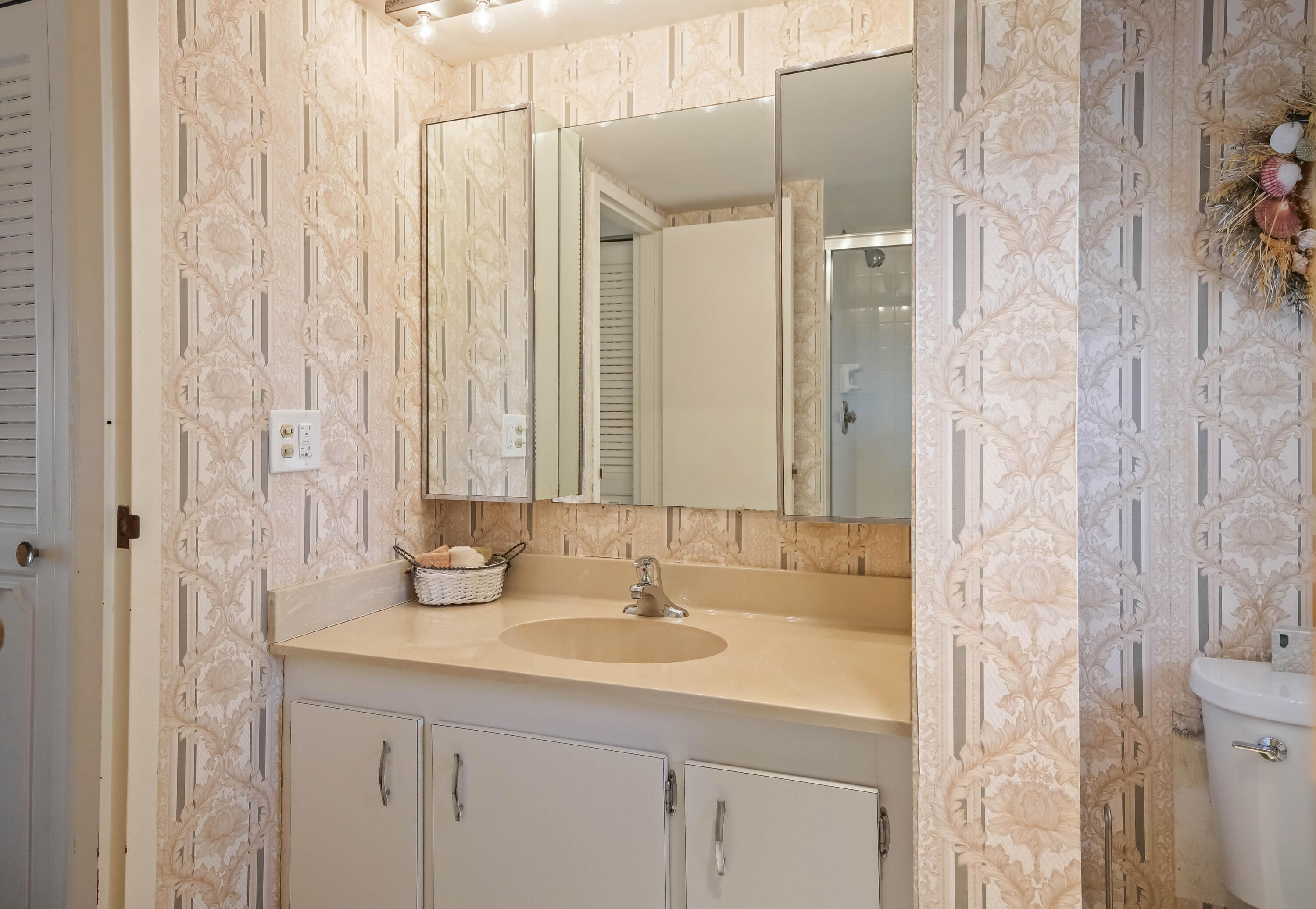 POINCIANA PLACE CONDO 1,2,8 AND 9 - Residential