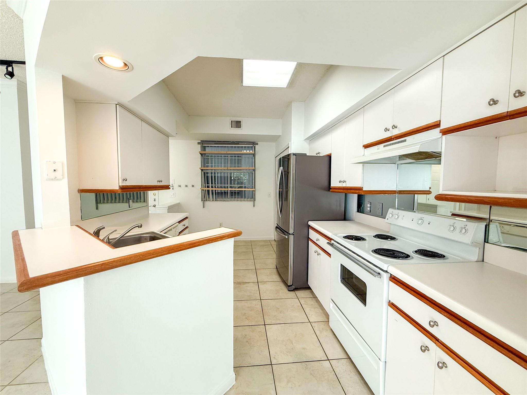 Village By The Bay Condo - Residential Lease